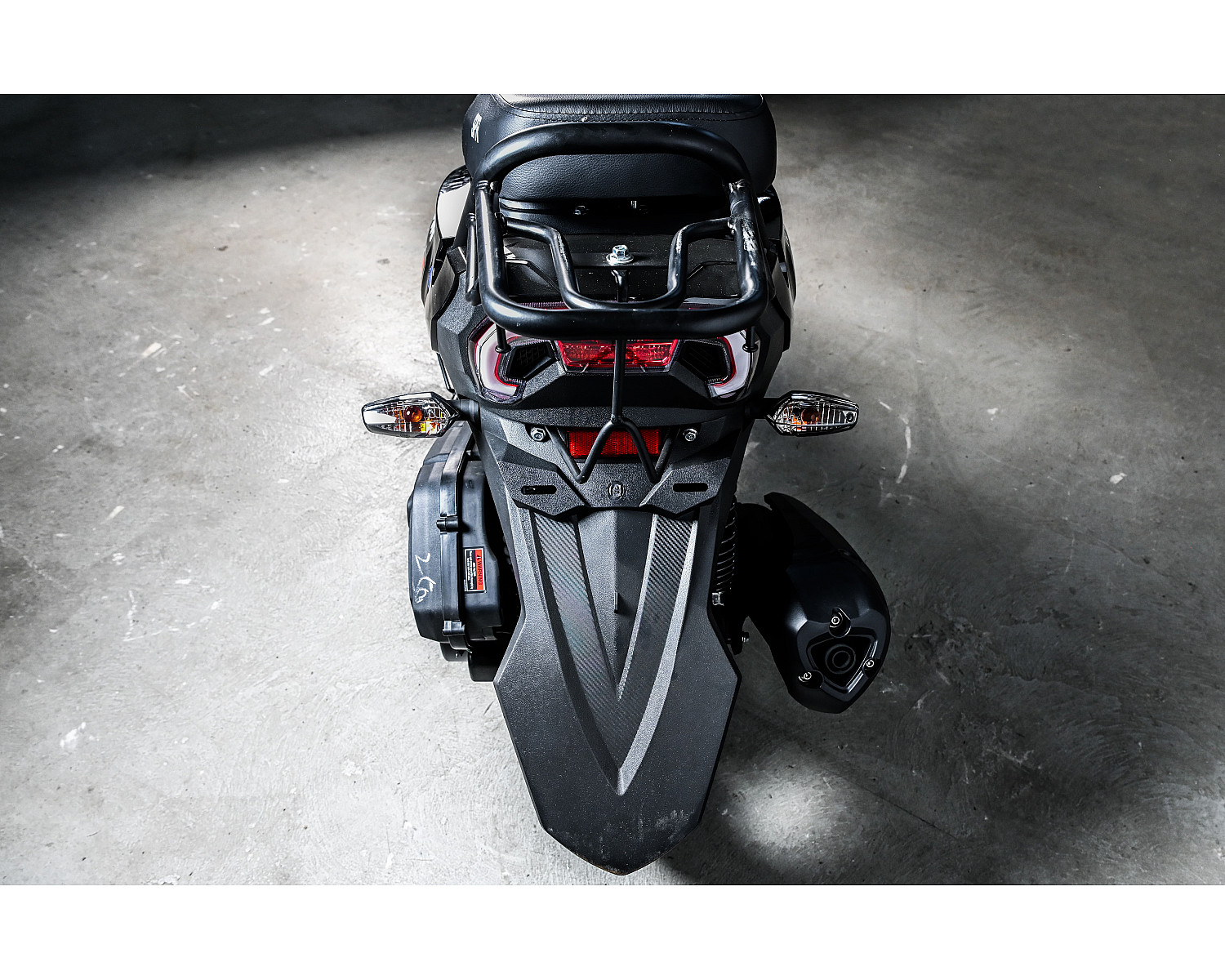 Скутер SPRMOTORS Zoom-10 чёрный T8-50G