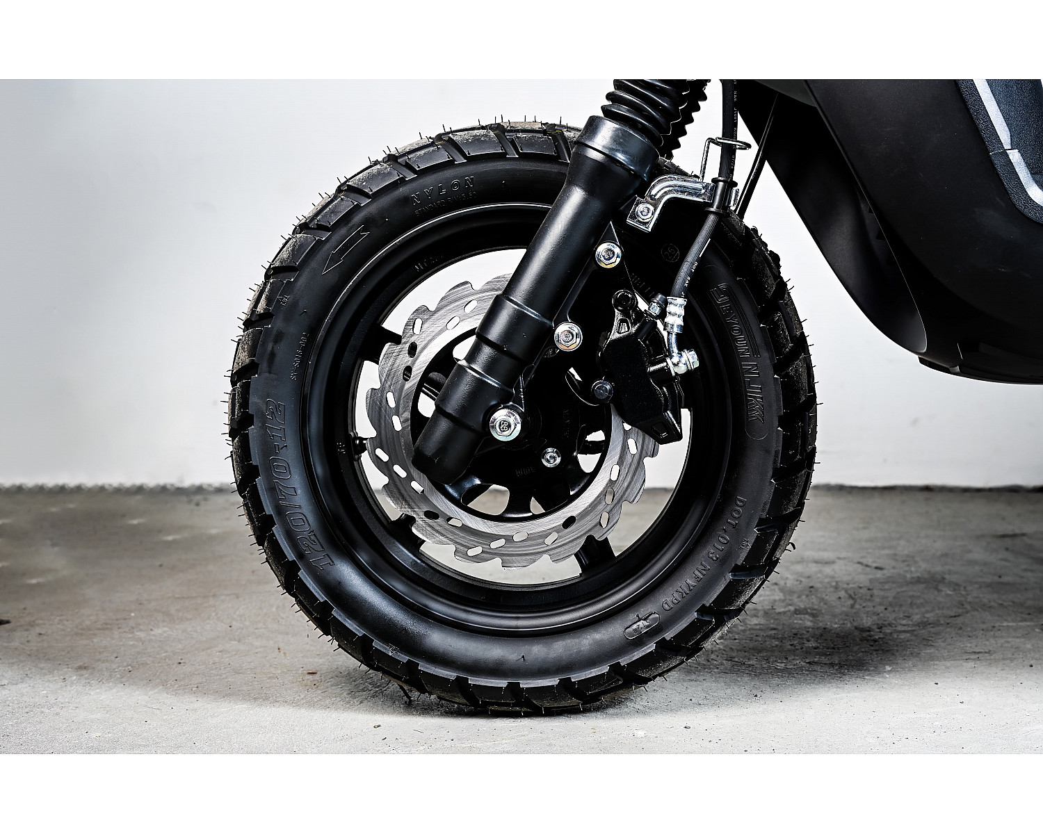 Скутер SPRMOTORS Zoom-10 чёрный T8-50G