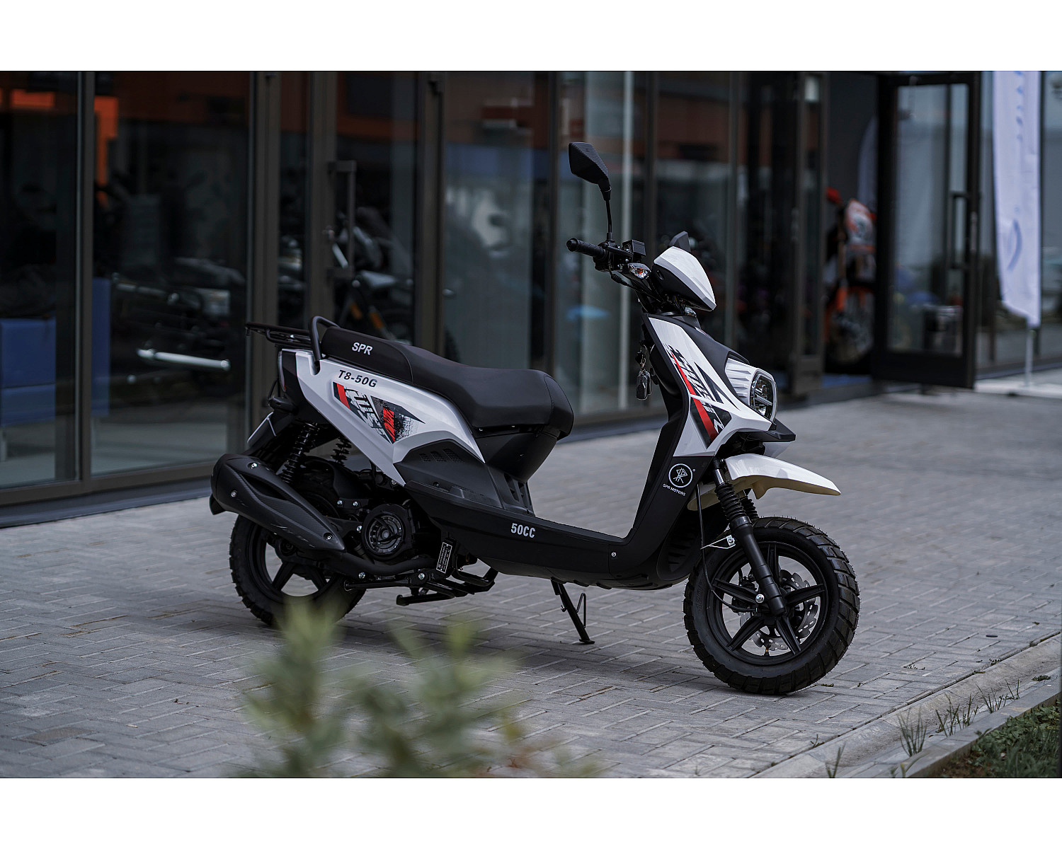 Скутер SPRMOTORS Zoom-10 белый T8-50G