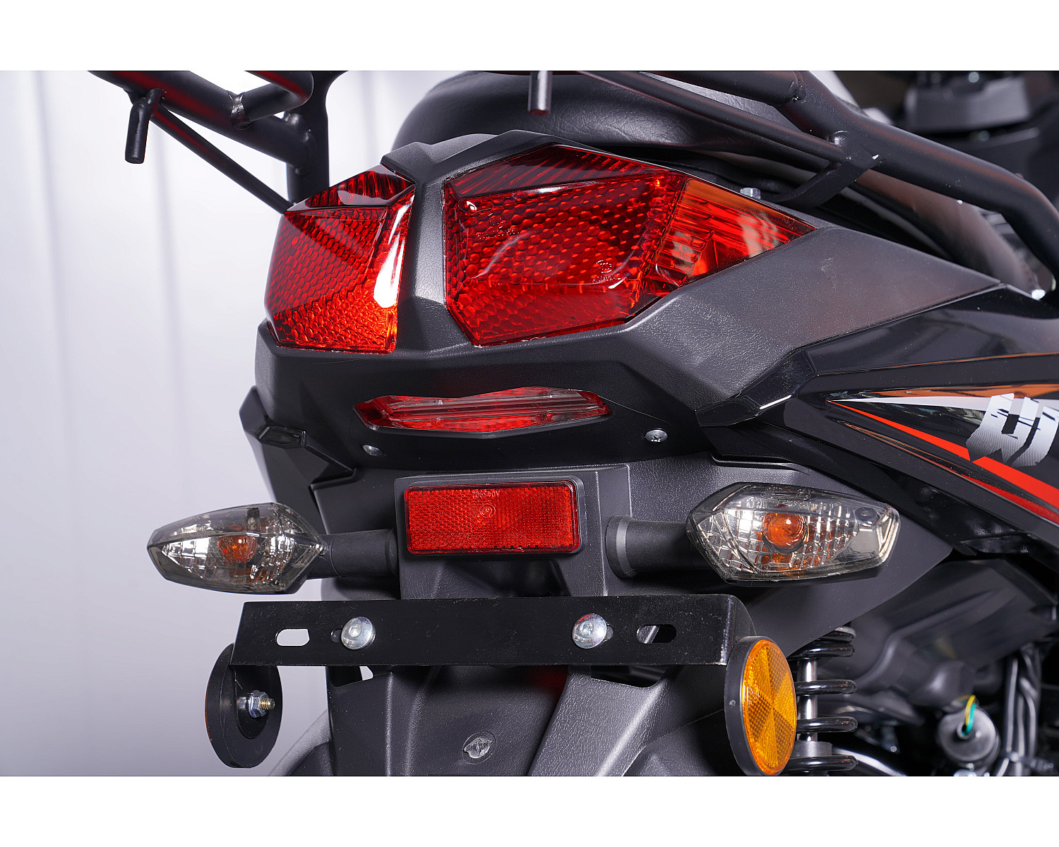Скутер SPRMOTORS Zoom-9 чёрный T8-50G