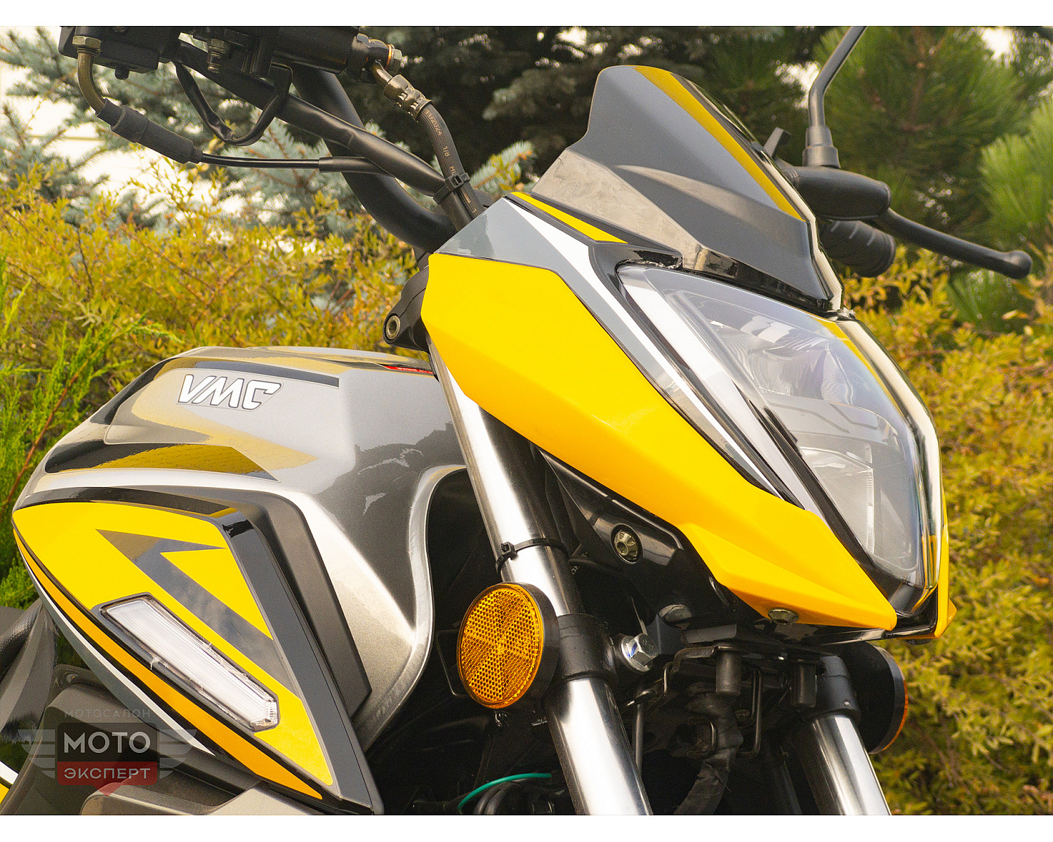 Мопед VMC AURA CM48Q 48см3 серия R1100 (LED фара/фонарь/панель приб.; перед. дисковый тормоз) VIN, black- light blue