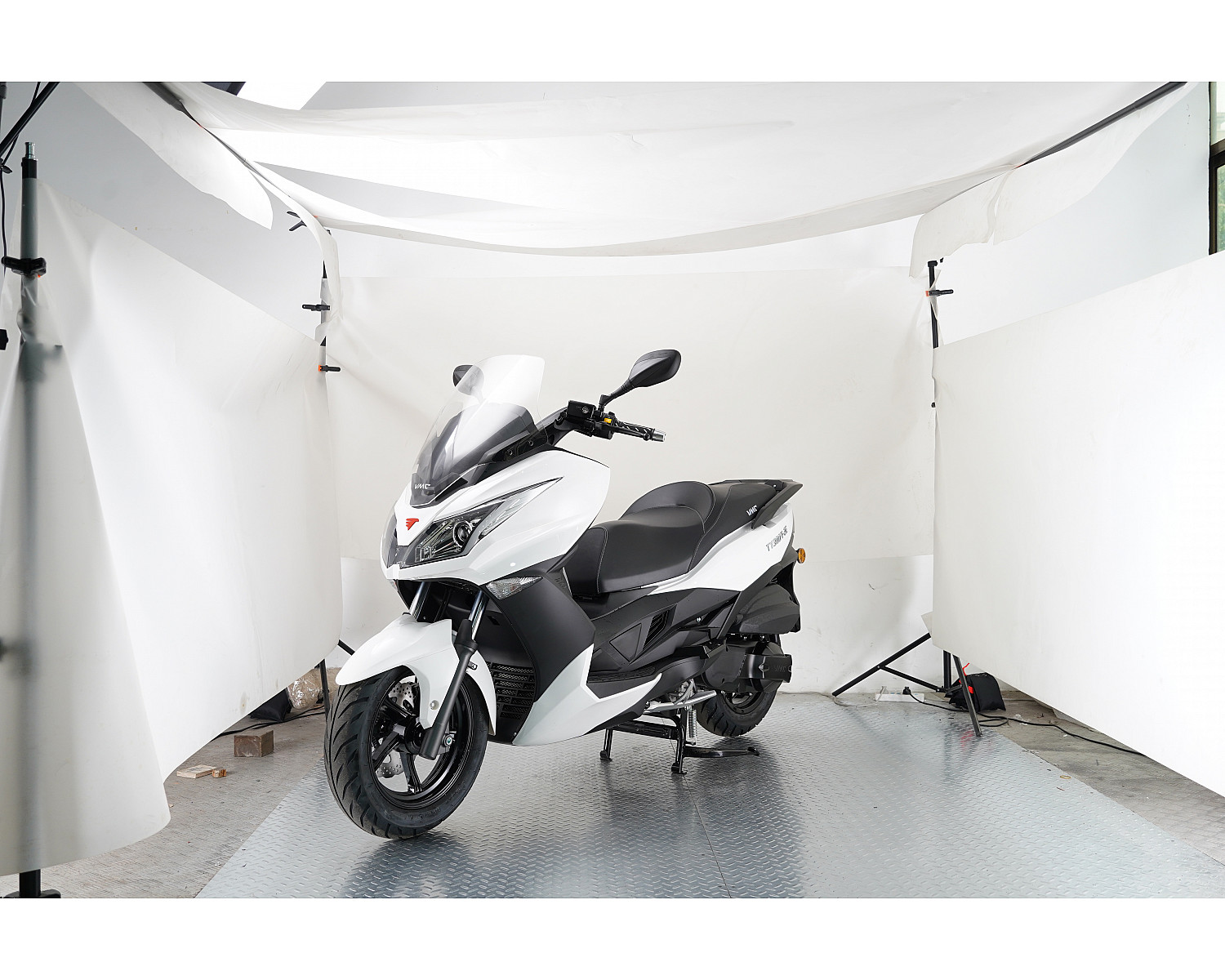 Скутер VMC Z1 TY300T-2E 276 см3 серия Т3000 (ЭПТС), white