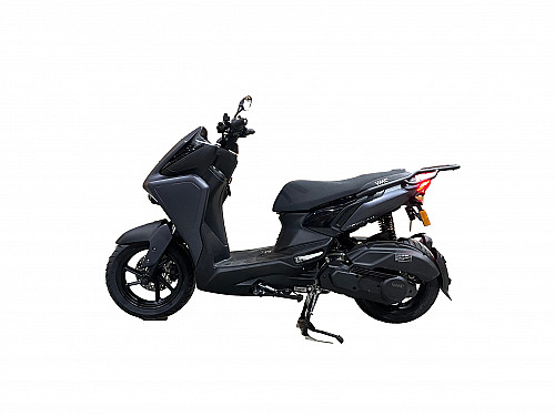 Скутер VMC CYCLONE BY49QT-5A 49 см3 серия T1700 (LED панель, CBS, USB), black